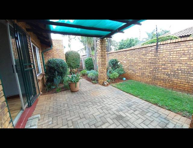 2 BEDROOM TOWNHOUSE FOR SALE IN MORELETAPARK